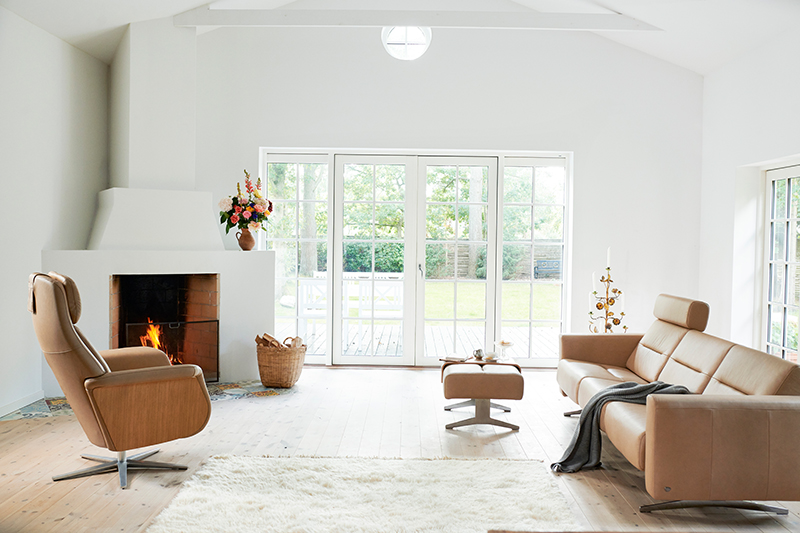 Auch moderne Möbel können sehr komfortabel und gemütlich sein – wie etwa das Stressless Sofa Stella.