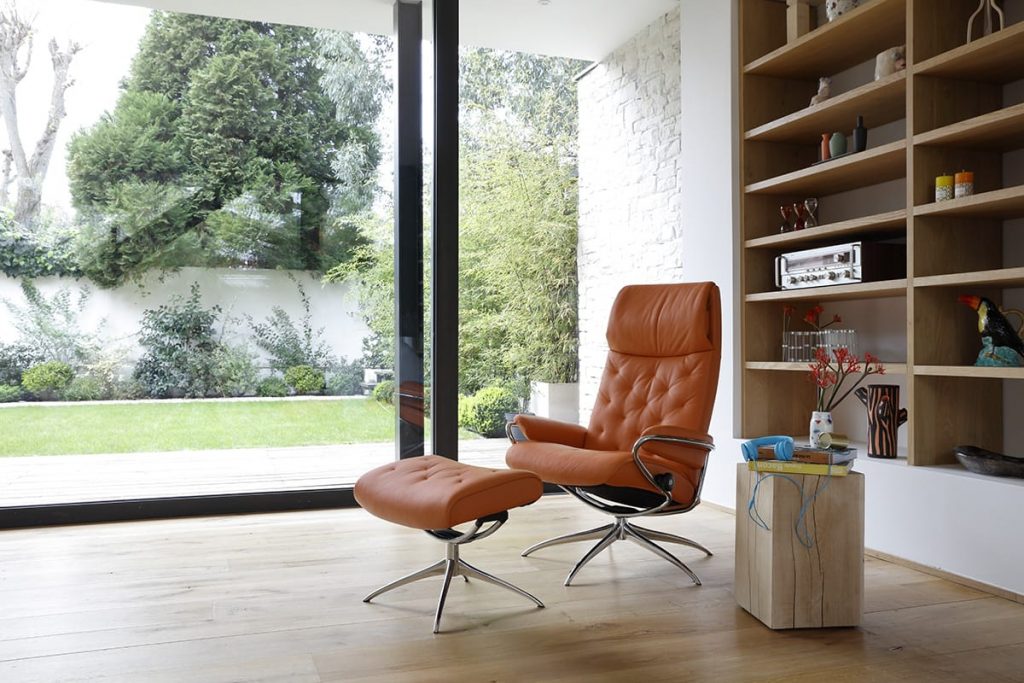 Moderne Möbel wie der Stressless Sessel Metro verfügen oftmals über eine integrierte Komfort-Funktion.