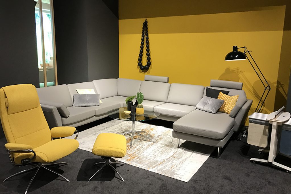 Zu den neuen Wohntrends gehört auch die Stressless Lounge Sofa Serie. 