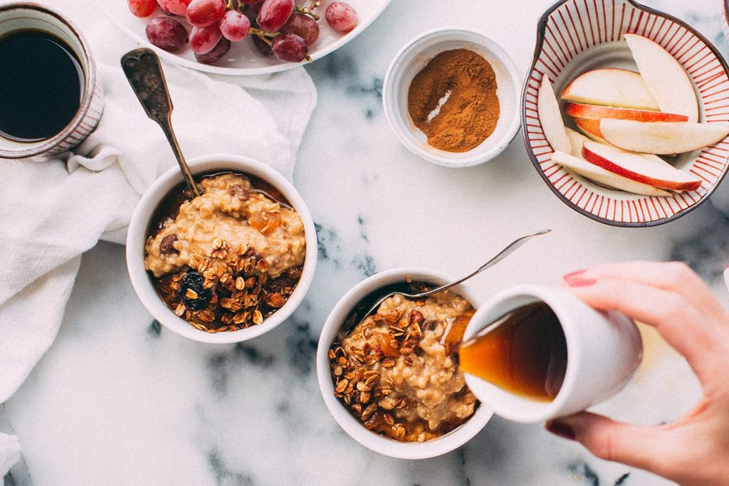 Digital Detox erinnert euch daran, wie wichtig es ist, morgens in Ruhe zu frühstücken.